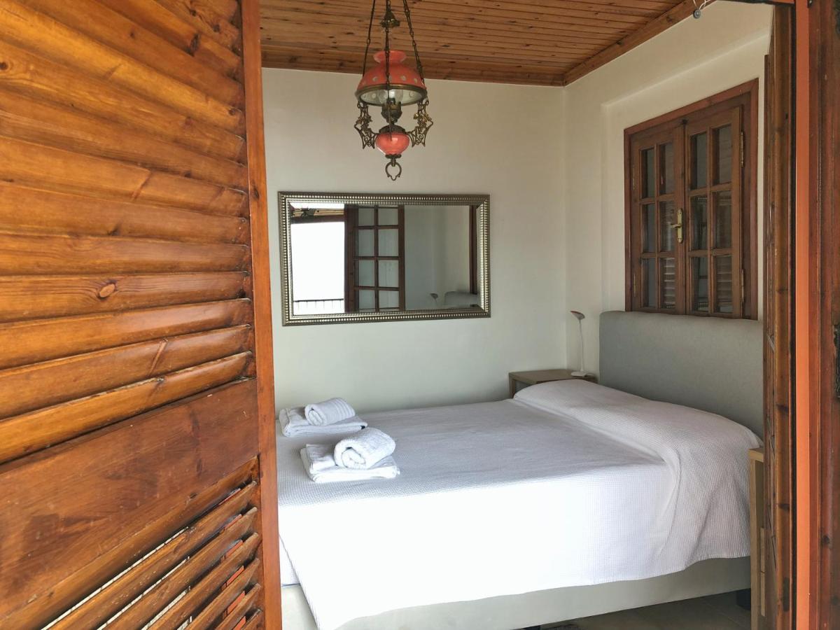 Gaia Guest House Kalamata Bagian luar foto